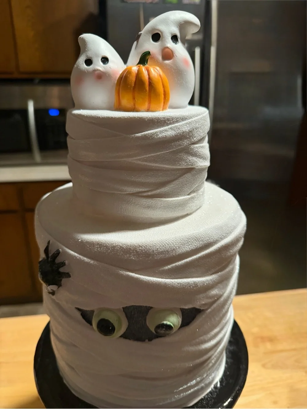 White Mummy cake decoration with Ghosts and Pumpkin 19’tall brand new, so cute